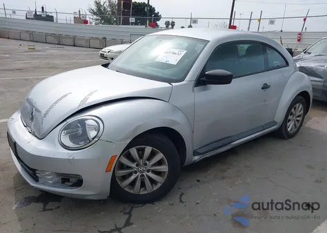 2013 Volkswagen Beetle 2.5L Entry из США, поврежденный, VIN 3VWFP7AT0DM663656